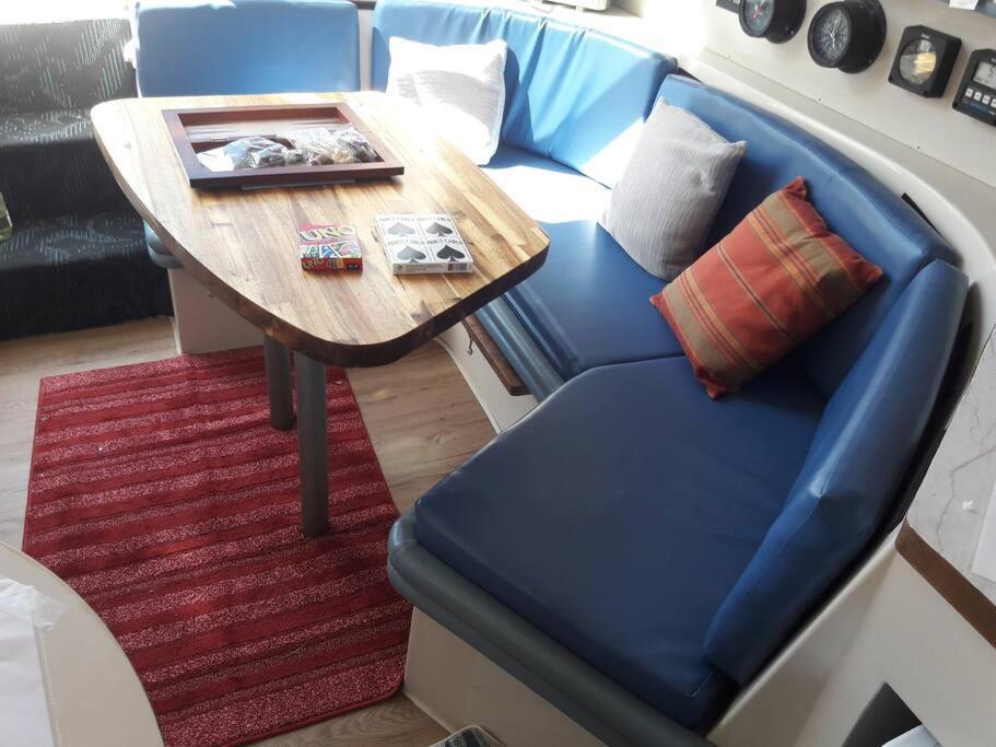 Yacht Stay Providence Marina ภายนอก รูปภาพ
