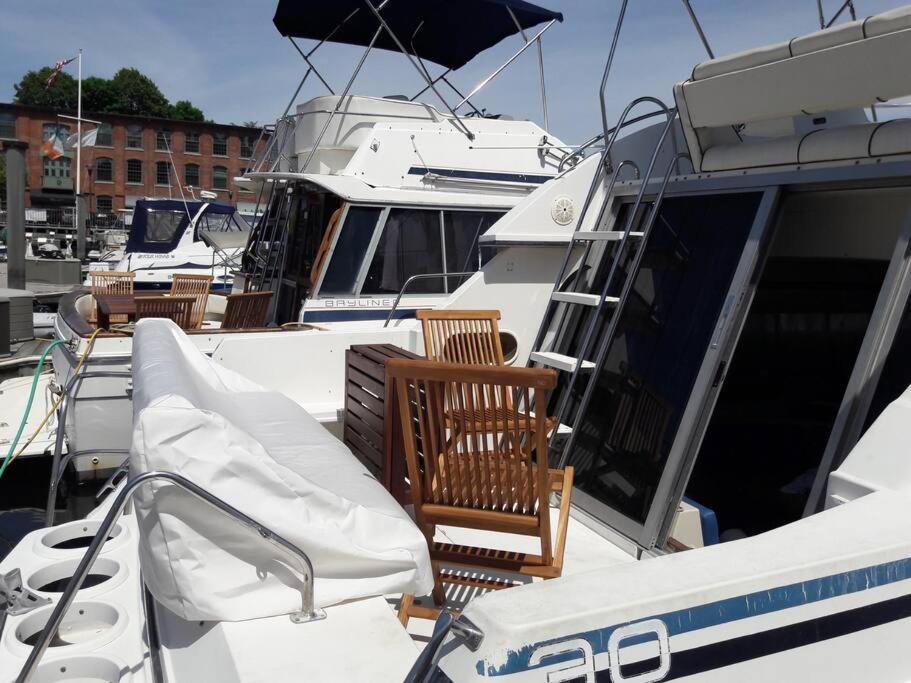 Yacht Stay Providence Marina ภายนอก รูปภาพ