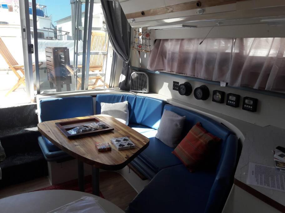 Yacht Stay Providence Marina ภายนอก รูปภาพ