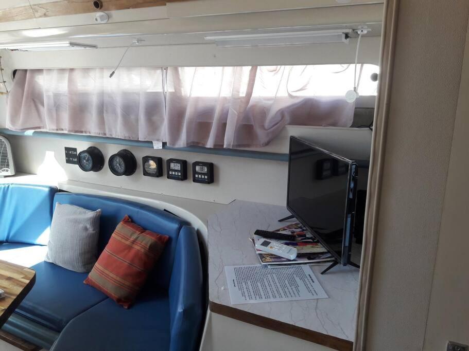 Yacht Stay Providence Marina ภายนอก รูปภาพ